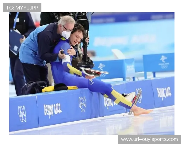 荷兰站观众热情助威 速滑馆内气氛热烈